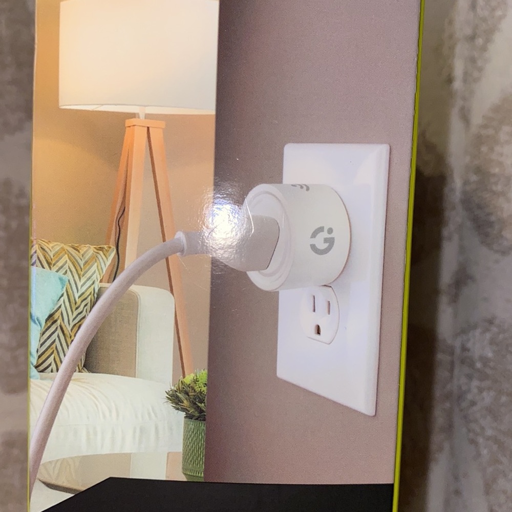 ~SmartGear~ Wireless Remote WiFi Smart Plug - Picture 2 of 4